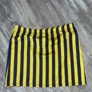 navy and yellow skirt